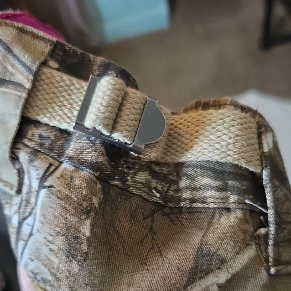 Realtree Camo Hunting Pants with Green Leaf Print - Picture 7 of 7